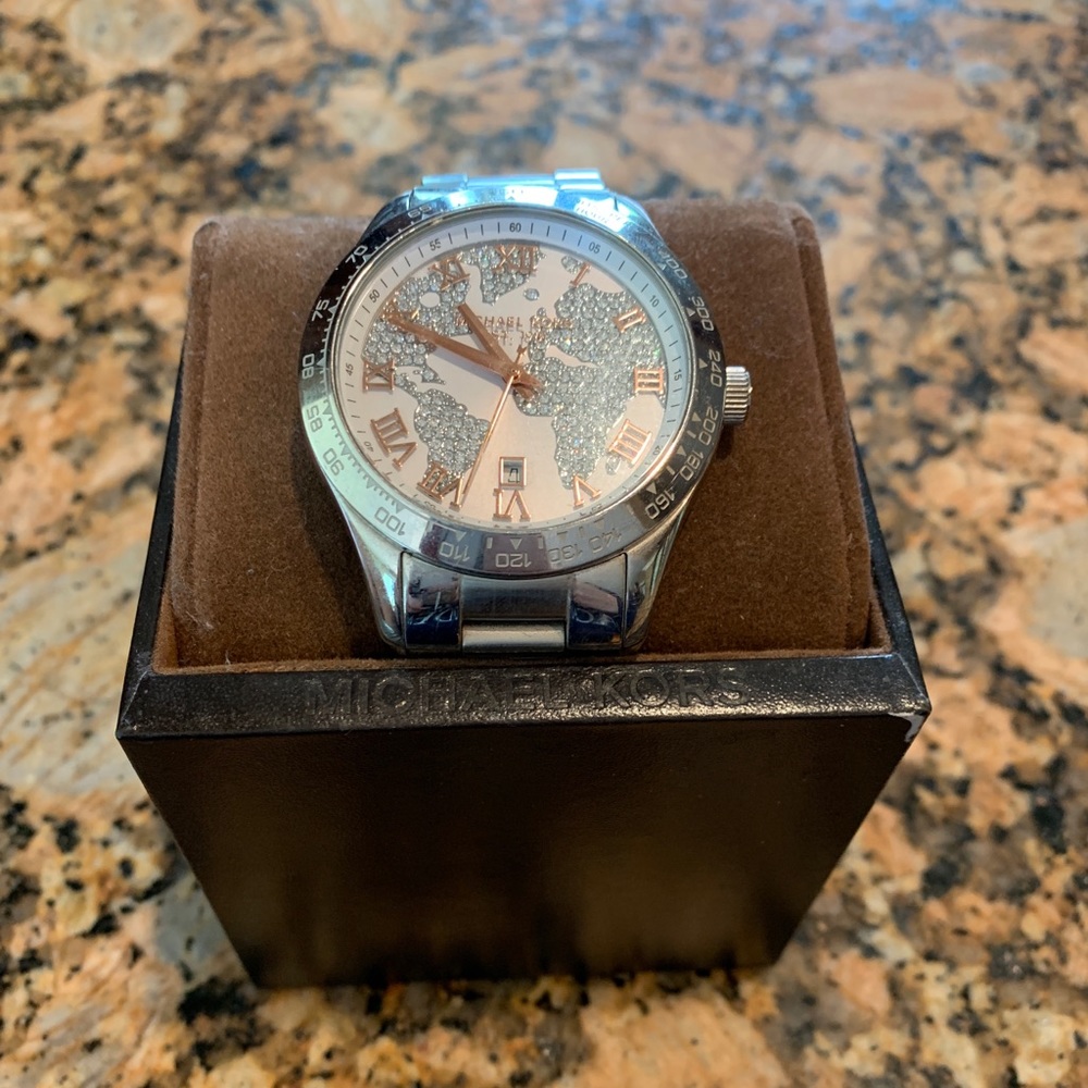 Michael Kors Layton watch w/ Crystal World design